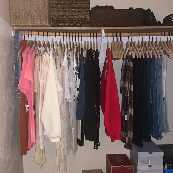 Meet your Posher, Alyssa - Picture 1 of 3